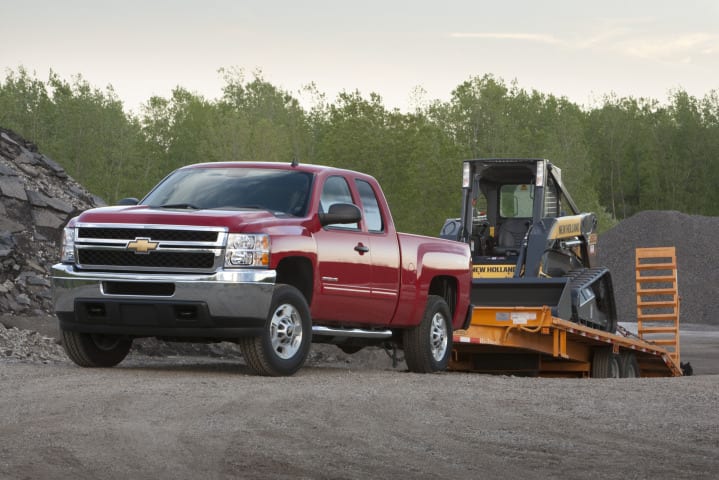 New 2011 Chevrolet Silverado and GMC Sierra Trucks </b> Increase Towing and Payload Ratings