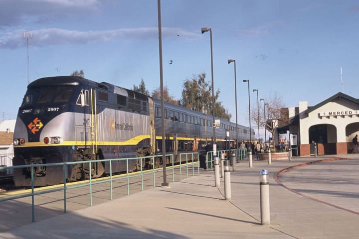 Amtrak, student group partner to preserve Yosemite