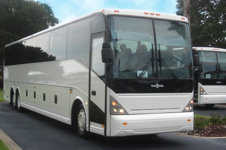 Coach America adds 11 Van Hools