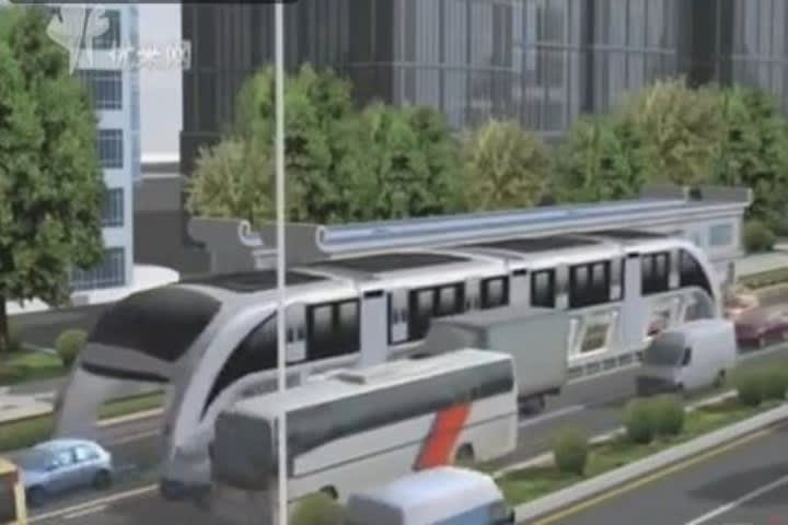 Chinese bus designed to straddle traffic