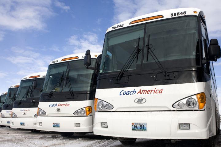 Coach America purchases 100 MCI D4505s, J4500s