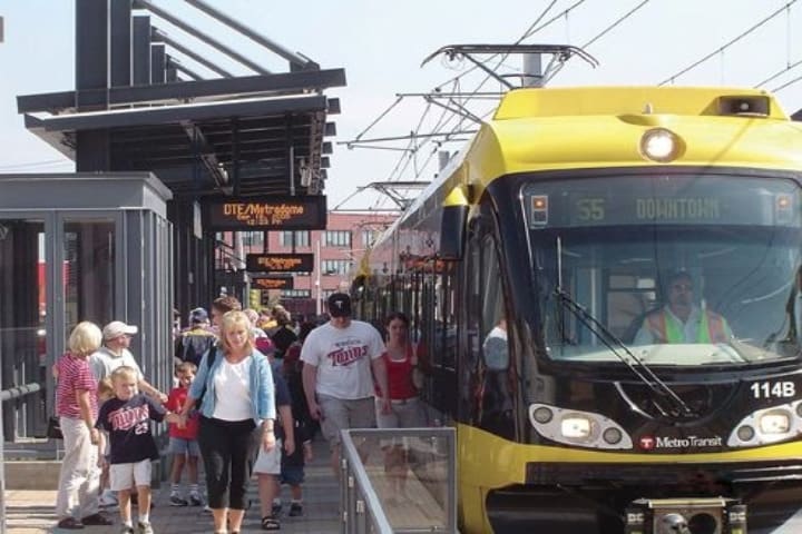 Digital Signage Delivers On-the-Spot Information