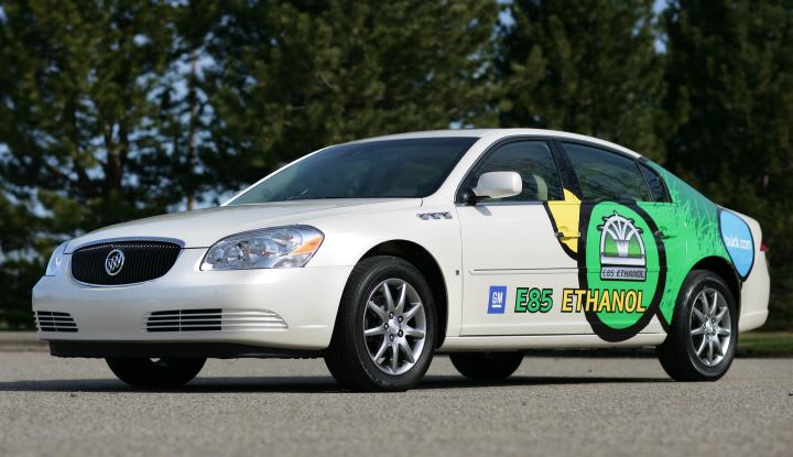 Buick Lucerne Joins GM FlexFuel Lineup for 2009