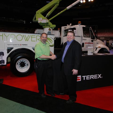 Terex Utilities Takes Wins The Work Truck Show Green Award