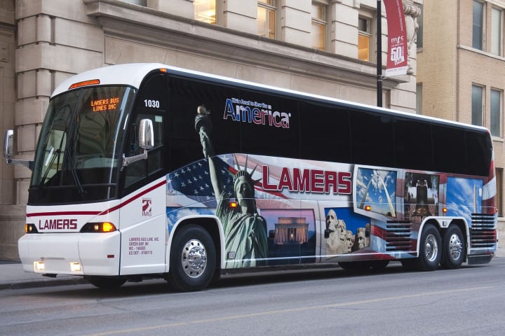 Lamers Bus Lines buys 6 MCI J4500s