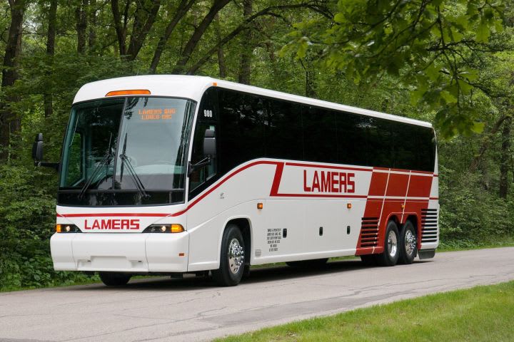 MCI delivers coaches to California, Wisconsin fleets