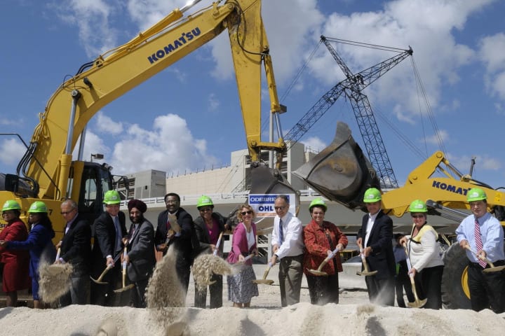 Miami-Dade begins work on Metrorail airport link