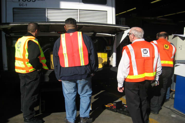 Specialized Training Boosts Technicians' Hybrid Bus Knowledge