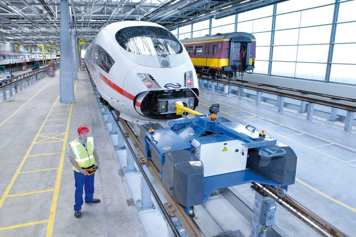 Battery powered railcar mover