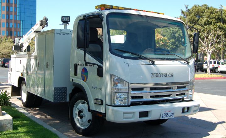 Santa Monica’s All-Electric Truck Displayed at NAFA Chapter Meeting