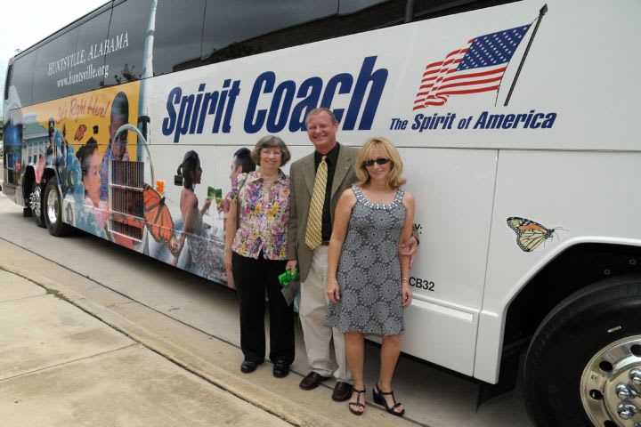 Prevost delivers H3-45s to Spirit Coach