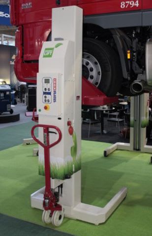 Stertil-Koni debuts green lift at Expo