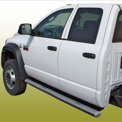 New Style Step Tube Available for Dodge 4500/5500 & Sterling Bullet