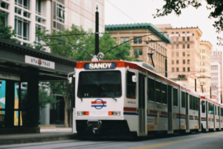 Utah showcases electronic fare system at industry event