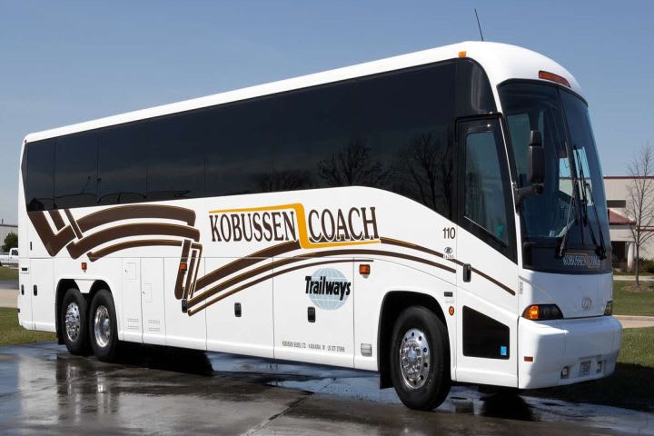 MCI delivers J4500s to Wisconsin