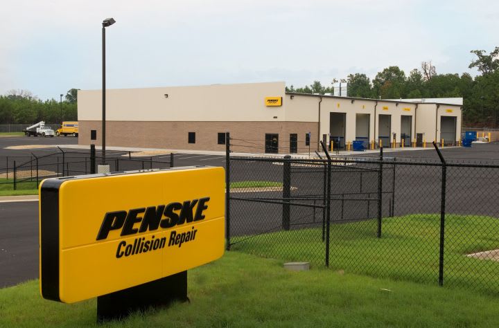 Penske Truck Leasing Opens New Body Shop