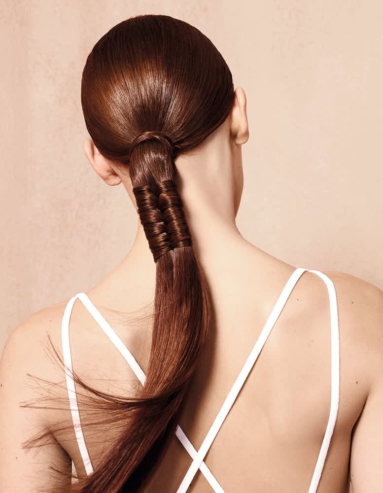 HOW-TO: An Eye-Catching Zipper Ponytail