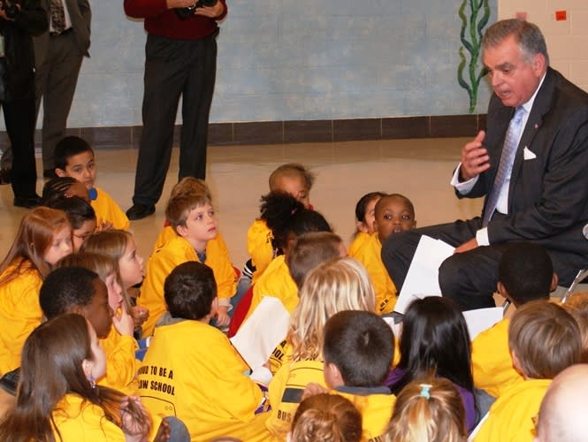 LaHood honors school bus drivers