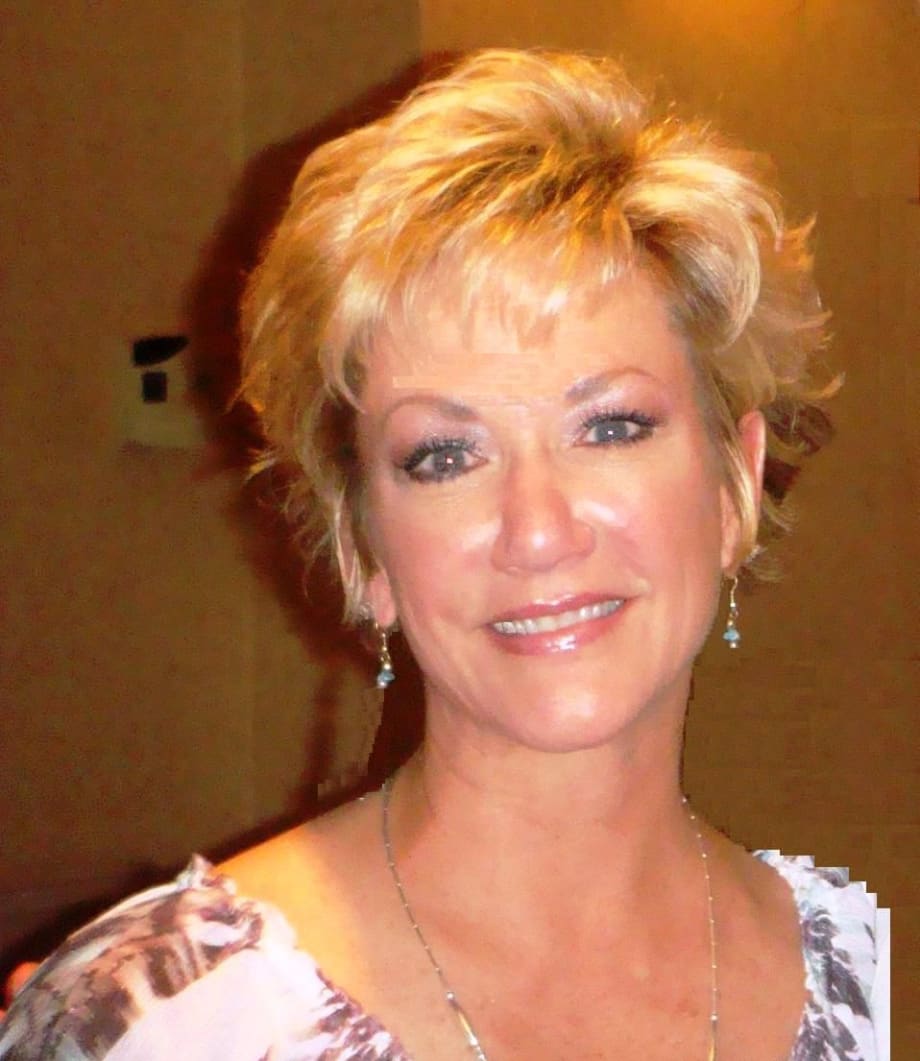 Arizona State Board faces lawsuit from dispatch service that sends cosmetologists to homebound clients