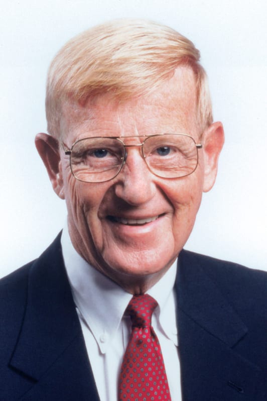 Lou Holtz to Keynote Vipar Heavy Duty Event