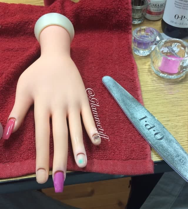 Calling All (Student) Nail Bloggers!