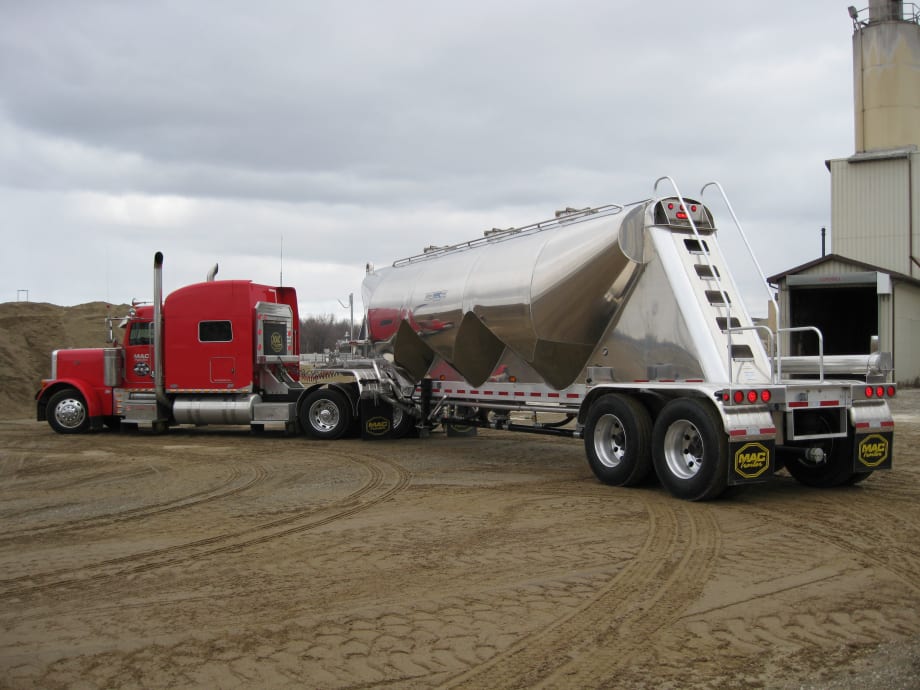 MAC Trailer Introduces Pneumatic Tank