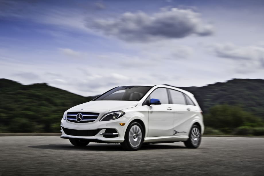 Mercedes-Benz Lowers Price of B250e EV