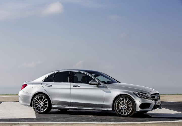 Mercedes-Benz Recalls C300, C400 Sedans