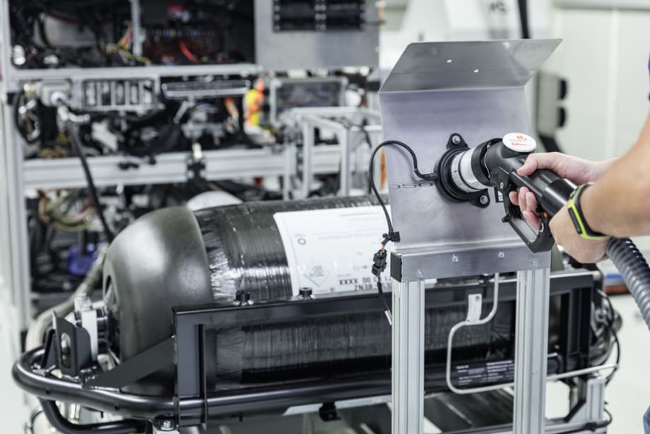 Mercedes-Benz Readying Next-Gen Fuel Cell Tech