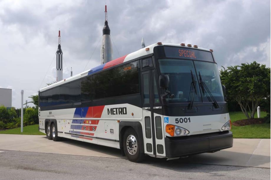 Houston METRO awards MCI 95-coach contract