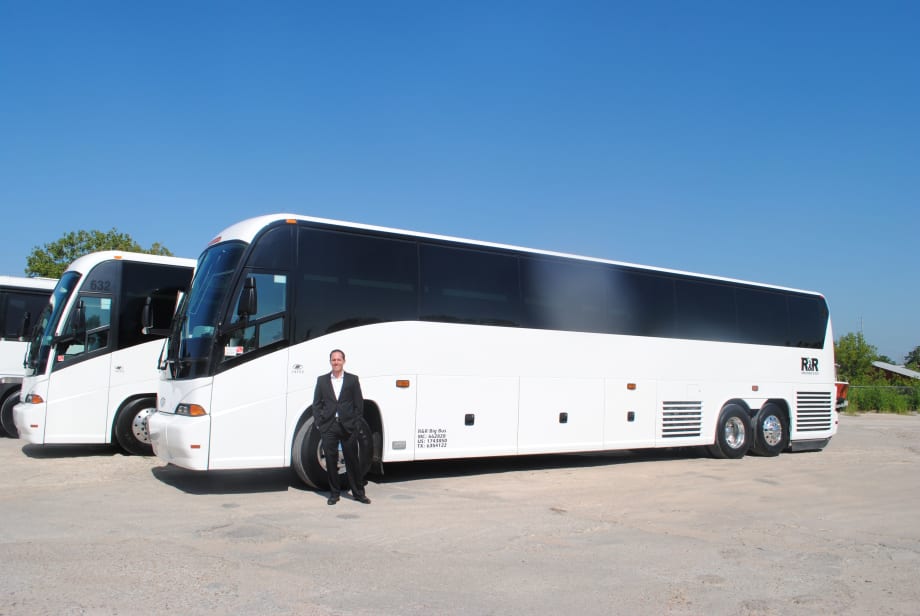 MCI delivers to 4 J4500s Texas