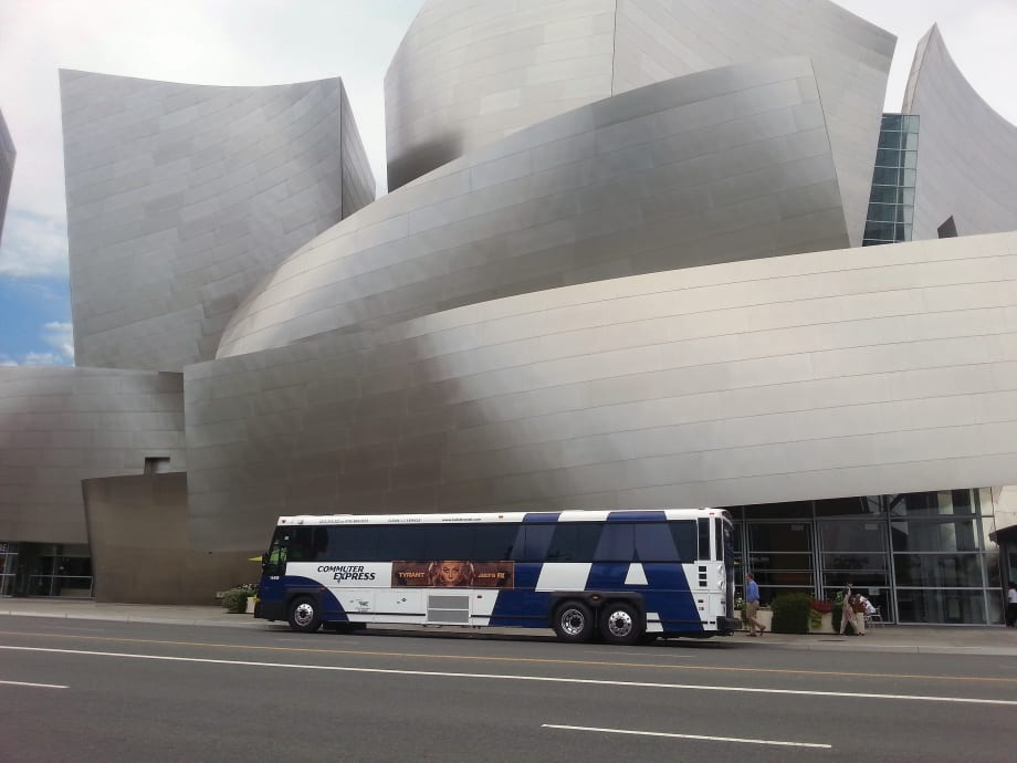 LA DOT add 9 more MCI CNG Commuter Coaches