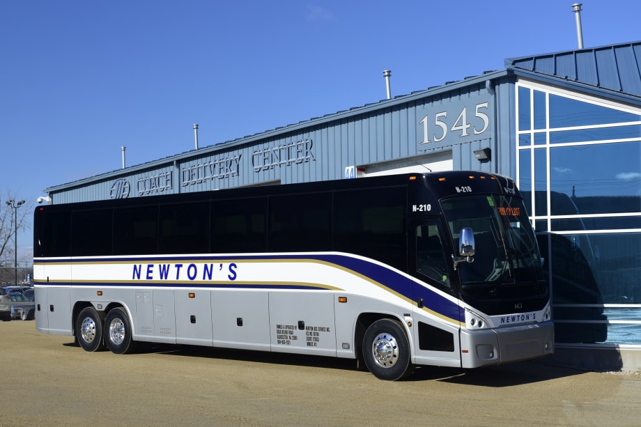 MCI delivers J4500s to Quebec, Va.