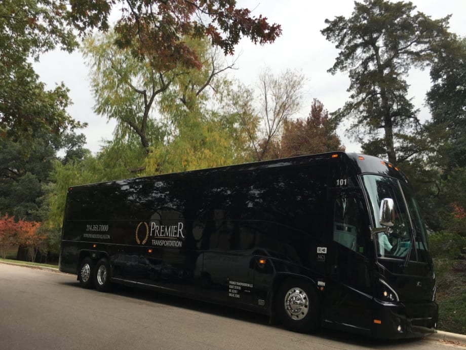 MCI delivers J4500s to Dallas, names new VP, GM of aftermarket group