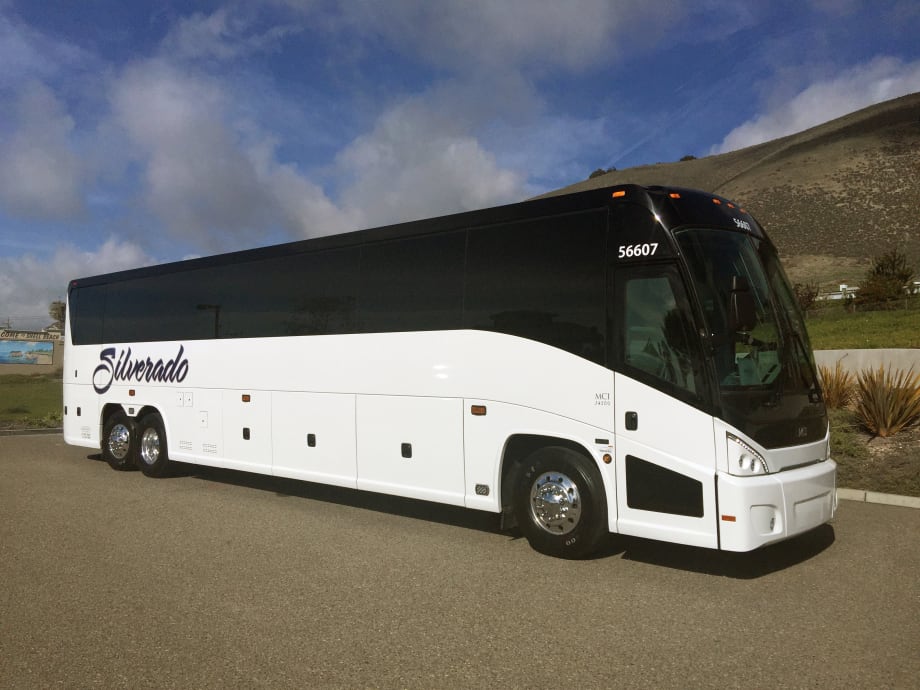 Silverado Stages adds 8 MCI J4500 coaches