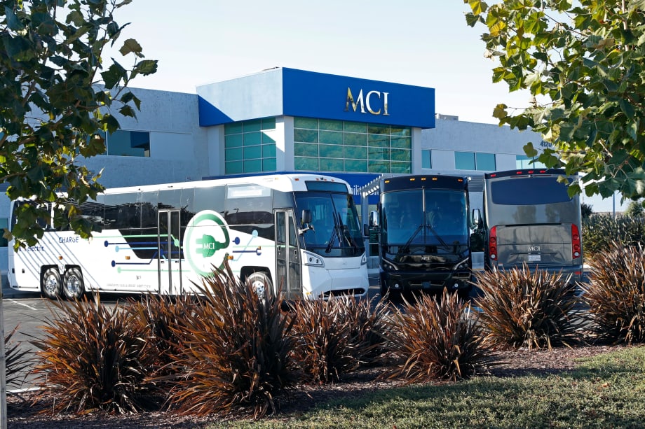 MCI debuts D45 CRTe CHARGE battery-electric model at Calif. event