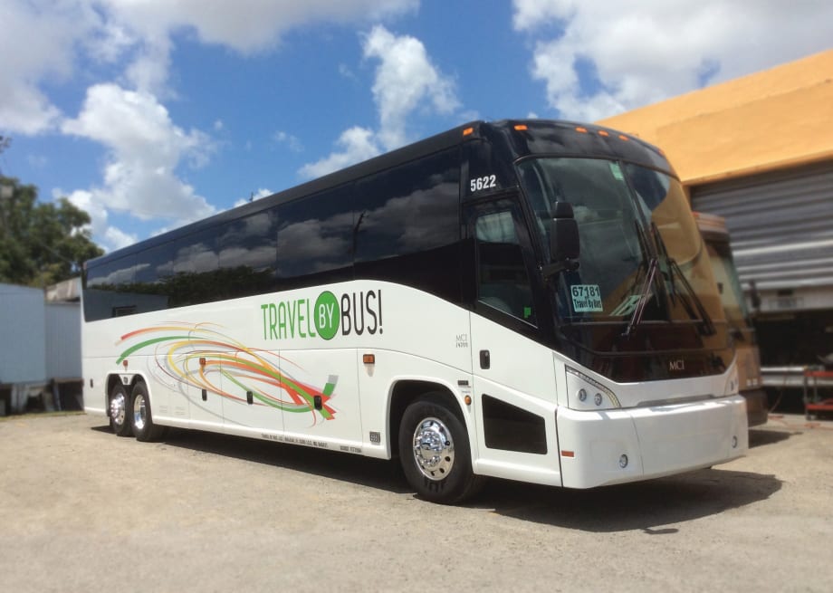 MCI delivers 5 J4500s to Miami's Travel By Bus!