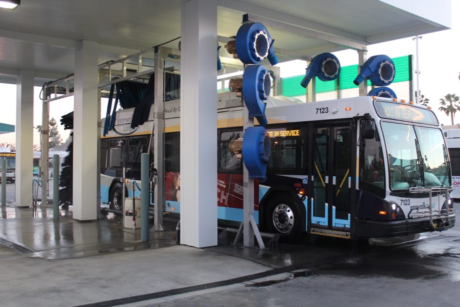 What to Look for When Choosing a Vehicle Wash System