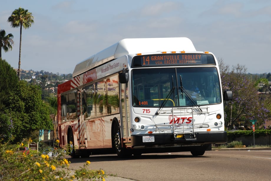 2013 Top 100 Transit Bus Fleets: Innovate with Tech, Green Vehicles