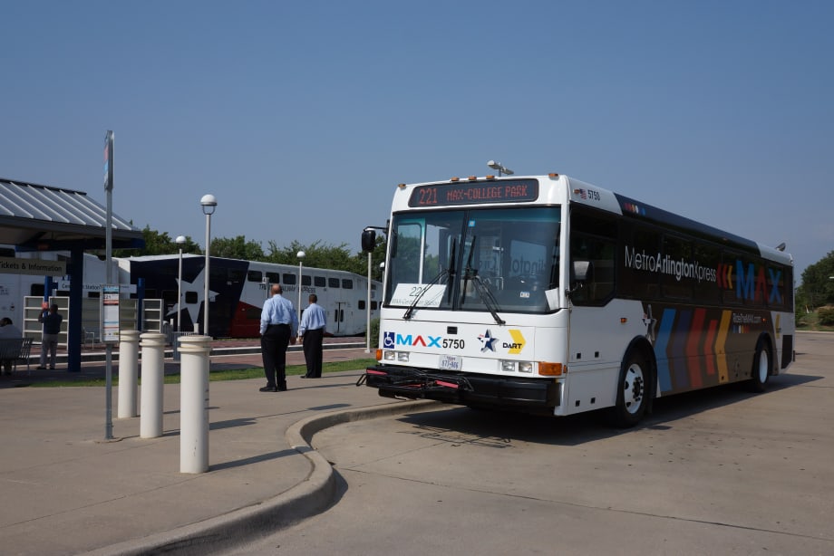 Arlington, Texas launches first mass transit service