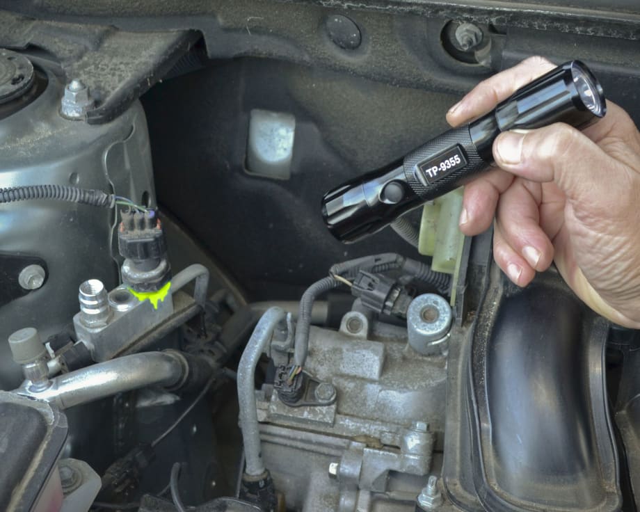 Dual-headed LED flashlight 