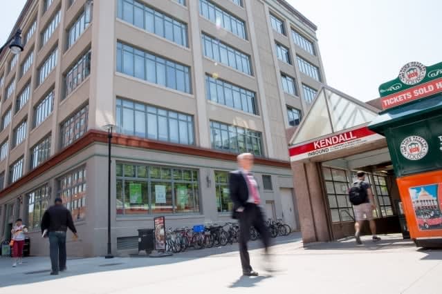 New Access MIT program offers free public transit to employees