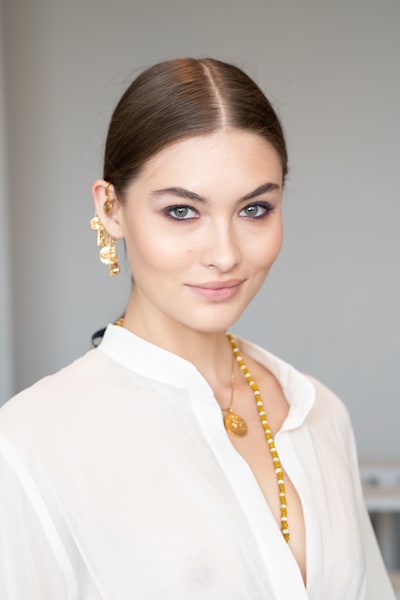 NYFW: Low Ponytail and Natural Texture Looks by Kevin Hughes for Oscar de la Renta and Moroccanoil