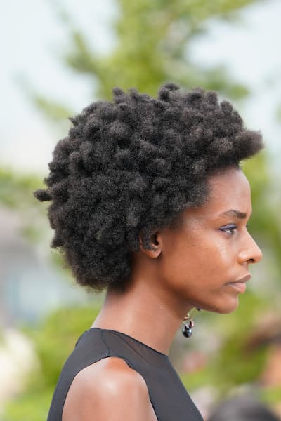 NYFW: Low Ponytail and Natural Texture Looks by Kevin Hughes for Oscar de la Renta and Moroccanoil