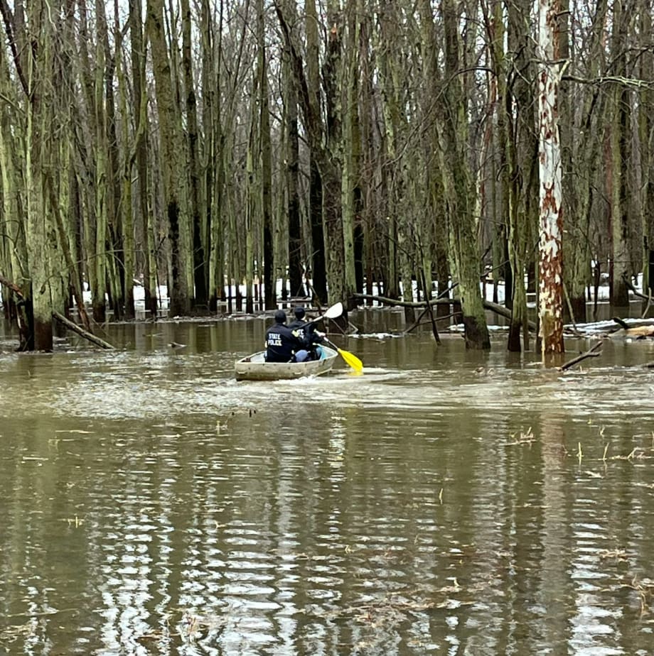 Suspect Who Jumped in River to Avoid Michigan Police, Arrested After Rowboat Chase