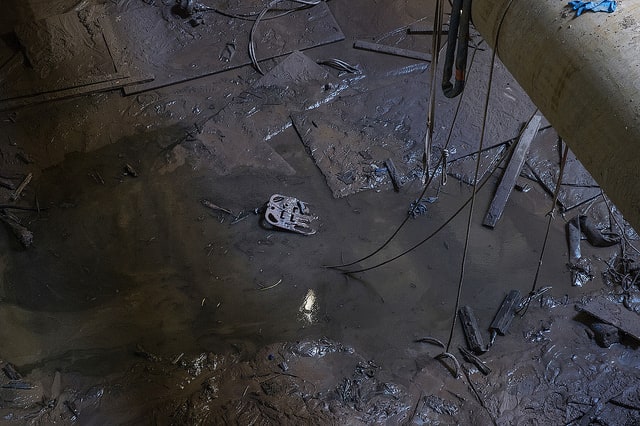 Worker caught in N.Y. subway pit meets rescuers