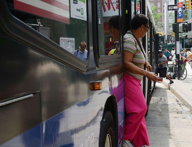 N.Y. bus tracking service to provide time-based bus arrival info