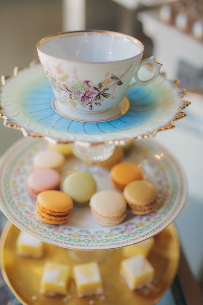 Aromatic Edutainment: Salon Roux's Retail Event