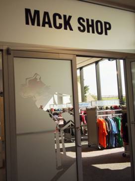 New Mack Shop Opens at the Mack Customer Center