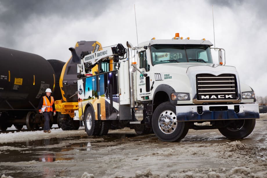 Mack Expands Granite MHD Series with Single-Rear-Axle 4x2